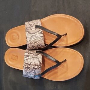 Fitflop Delta Toe thong Snakeskin sandal